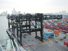 Container Crane (Ship-to-Shore)